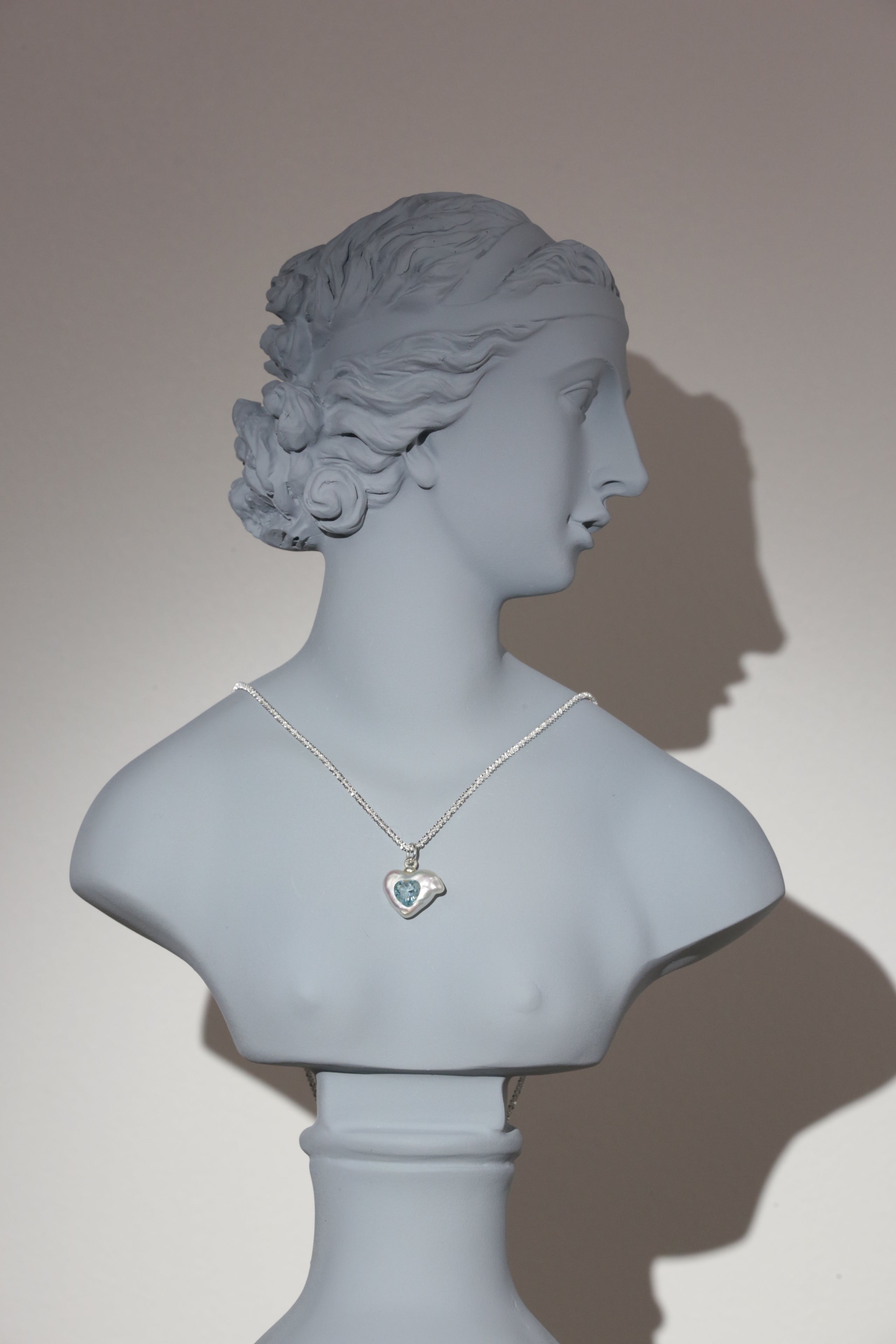 Collier incrusté d'amour