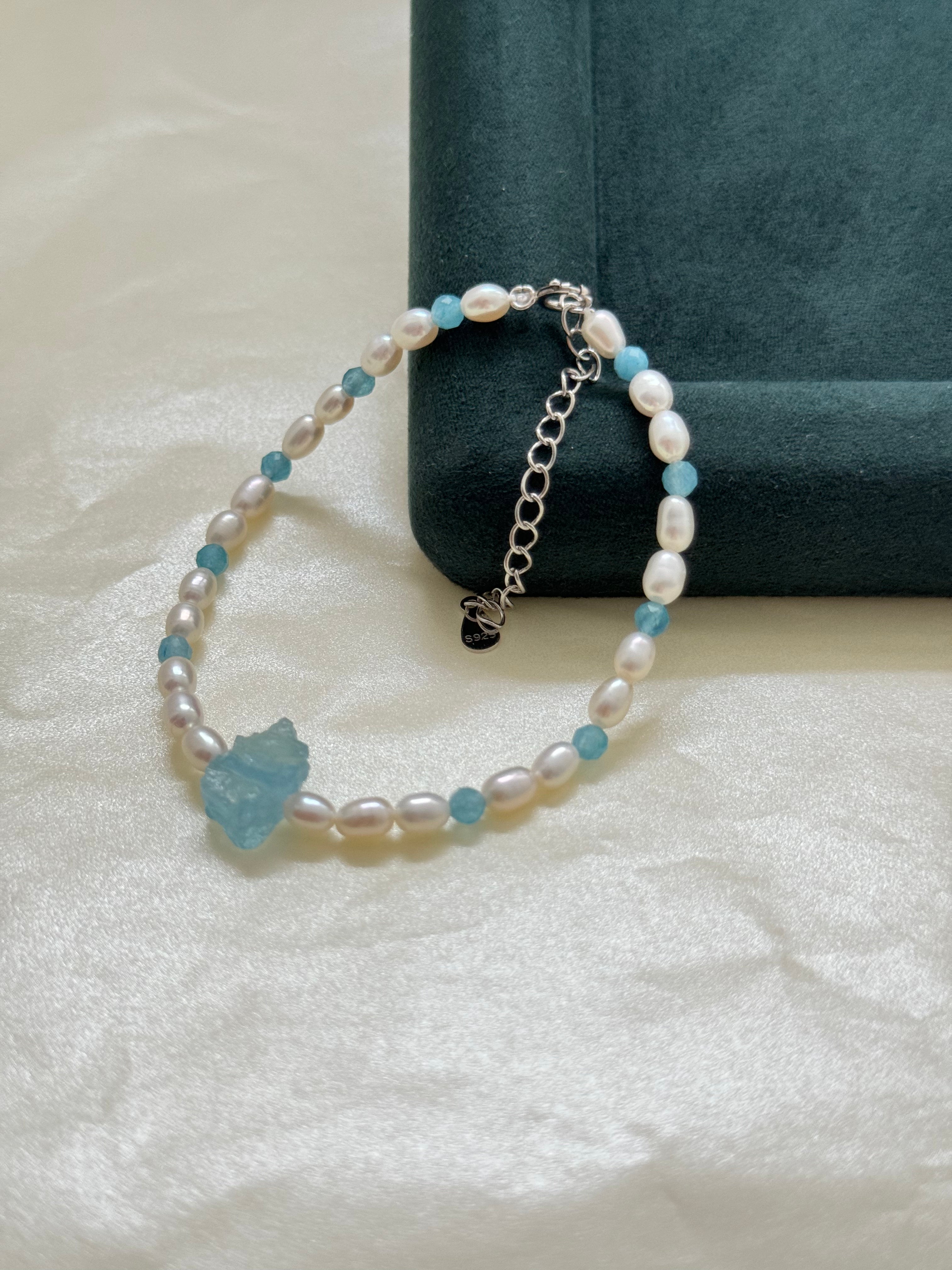 Bracelet de perles aigue-marine